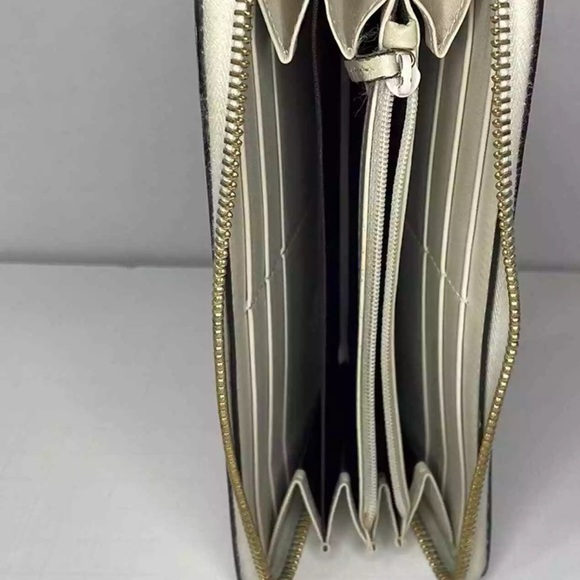 Authentic GUCCI Sylvie cream leather and stripe gold buckle wallet - Picture 10 of 16